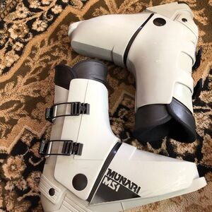 Munari MS-1 Ski Boots Men’s Size US 9     EU 8